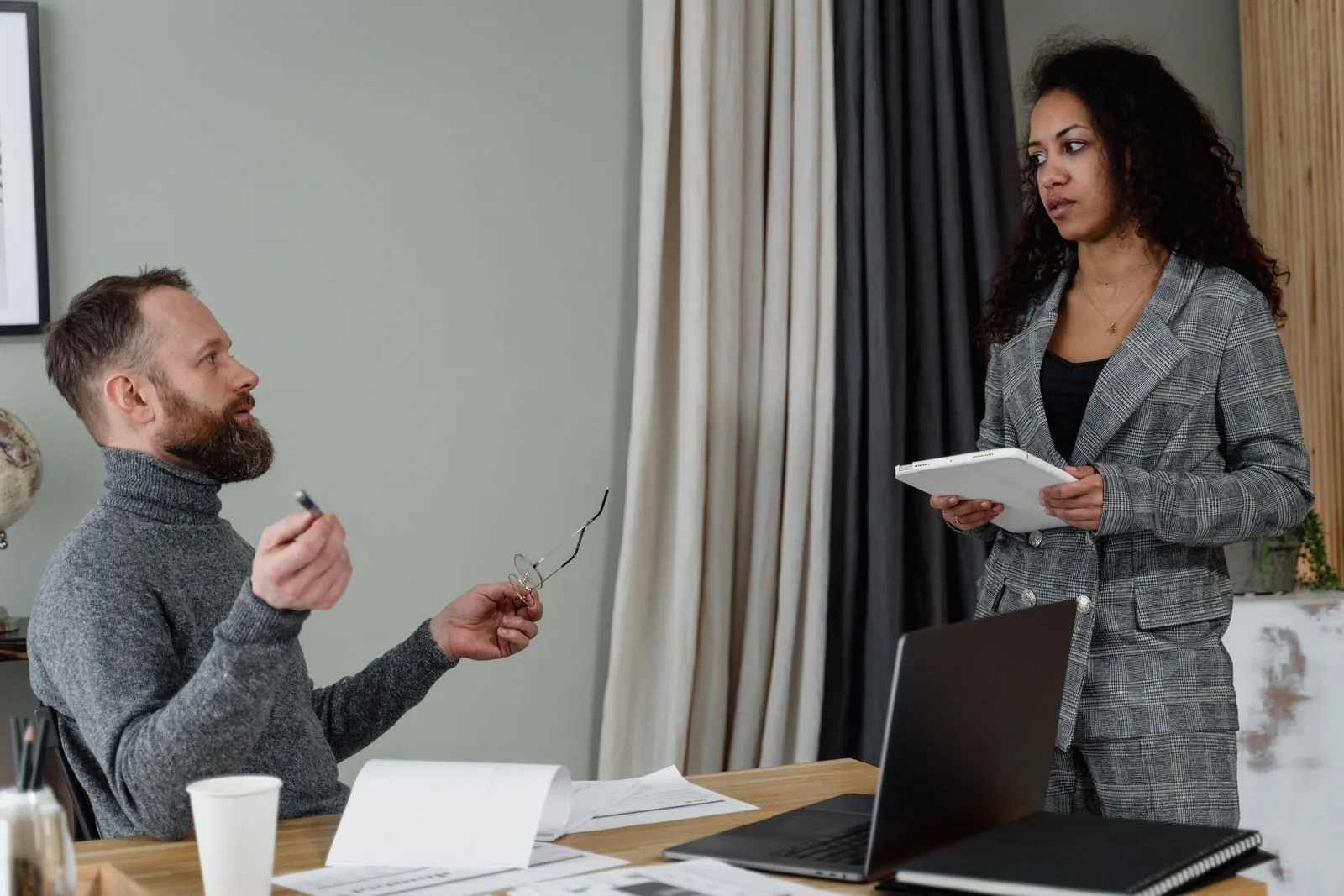 How to Choose a Mortgage Broker (and the Red Flags to Avoid)